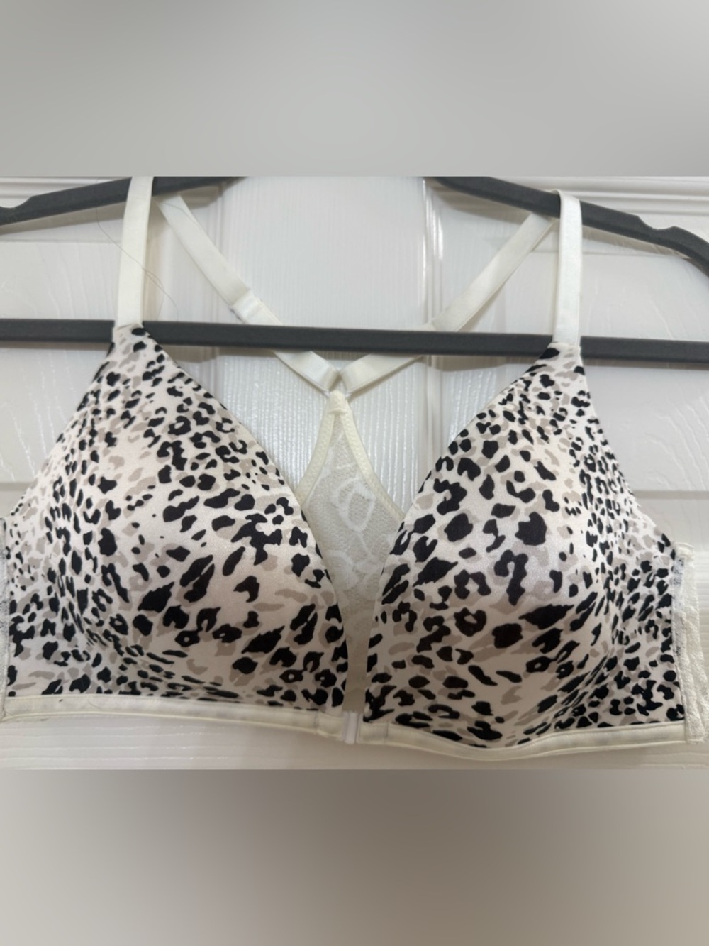 NWOT:  Leopard Print Wireless Bra in Ivory/Black by Maidenform